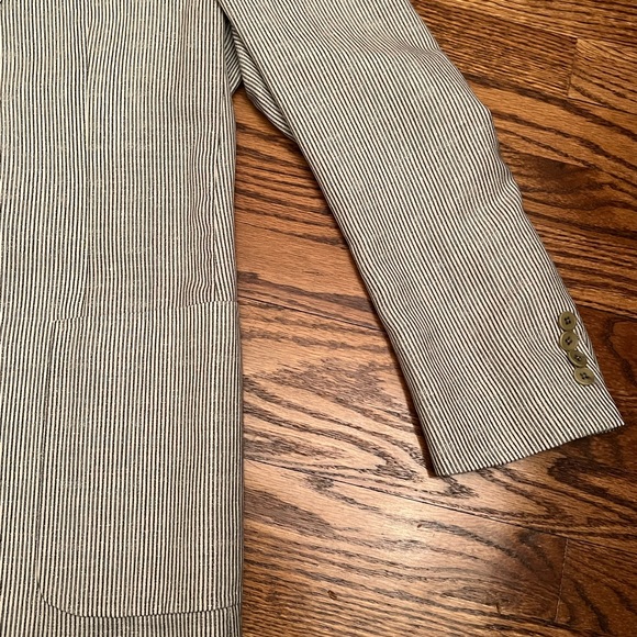 Nice light summer blazer in great condition no issues. - Picture 5 of 5